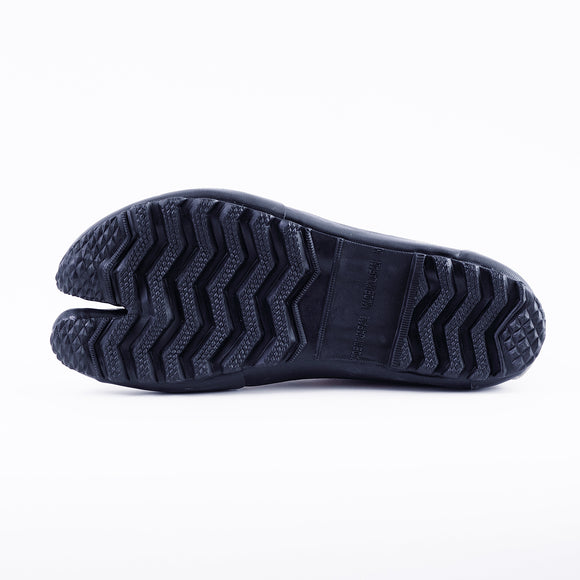 Outsole view of khaki Tabi Shoes " U-ten x FLEECE "