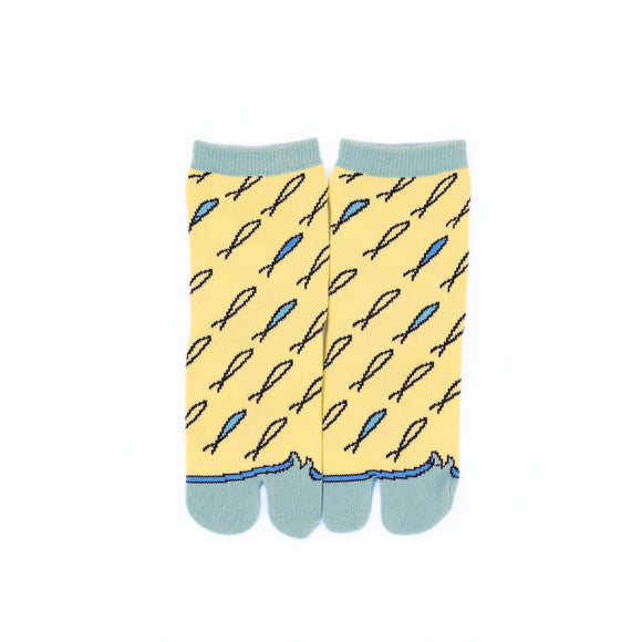Front view of long yellow Tabi Socks " Shirasu 2 "– children's size
