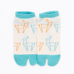 Front view of short light yellow Tabi Socks " Shika Origami "