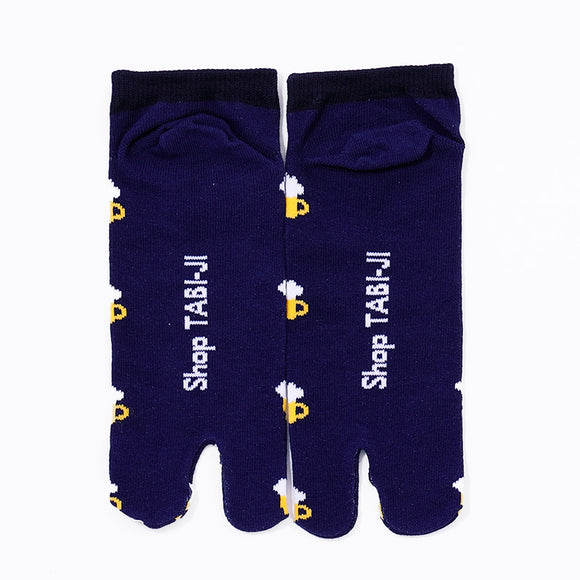 Back view of short navy Tabi Socks " Beer "